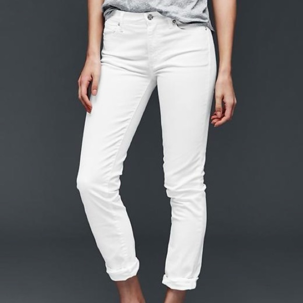 GAP Best Girlfriend Jeans. White denim. Excellent condition.